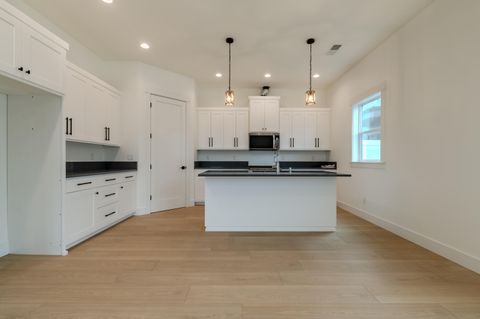 Tiny photo for 210 Bogey Lane, Eagle Point, OR 97524 (MLS # 220212569)