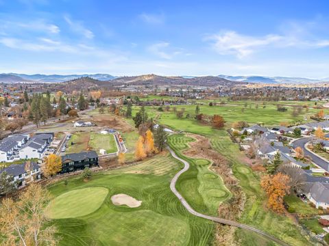 Photo of 210 Bogey Lane, Eagle Point, OR 97524 (MLS # 220212569)