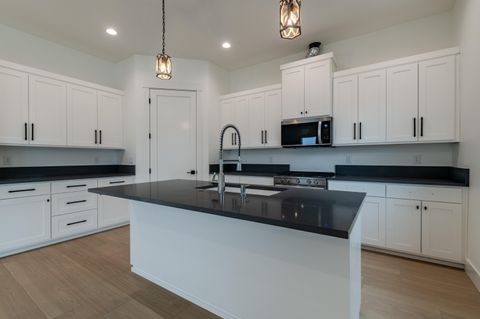 Tiny photo for 210 Bogey Lane, Eagle Point, OR 97524 (MLS # 220212569)