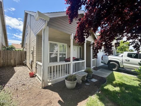 Tiny photo for 1906 Pebble Way, Medford, OR 97504 (MLS # 220222666)