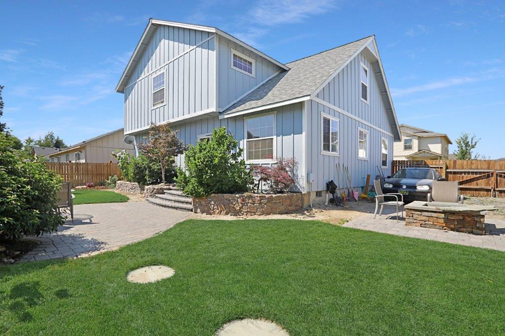 Ni Lah Sha Village - Residential