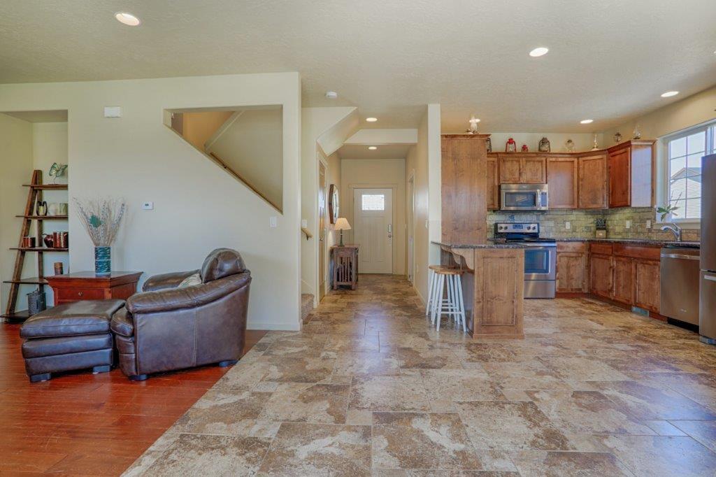 Ni Lah Sha Village - Residential