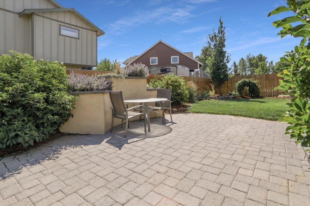 Ni Lah Sha Village - Residential