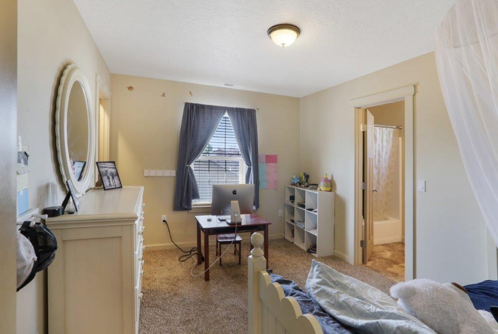 Ni Lah Sha Village - Residential