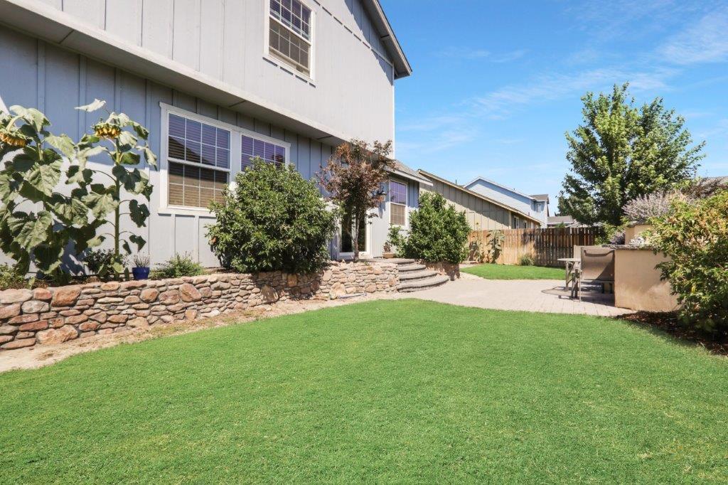 Ni Lah Sha Village - Residential