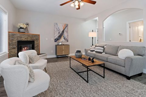 Tiny photo for 63336 NW Lavacrest Street, Bend, OR 97703 (MLS # 220212628)