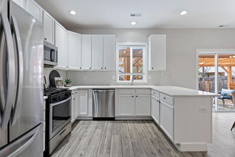 Tiny photo for 63336 NW Lavacrest Street, Bend, OR 97703 (MLS # 220212628)