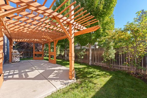 Tiny photo for 63336 NW Lavacrest Street, Bend, OR 97703 (MLS # 220212628)