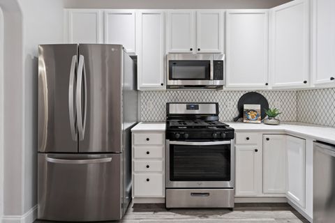 Tiny photo for 63336 NW Lavacrest Street, Bend, OR 97703 (MLS # 220212628)