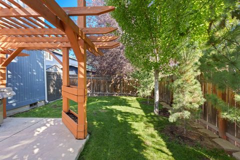 Tiny photo for 63336 NW Lavacrest Street, Bend, OR 97703 (MLS # 220212628)