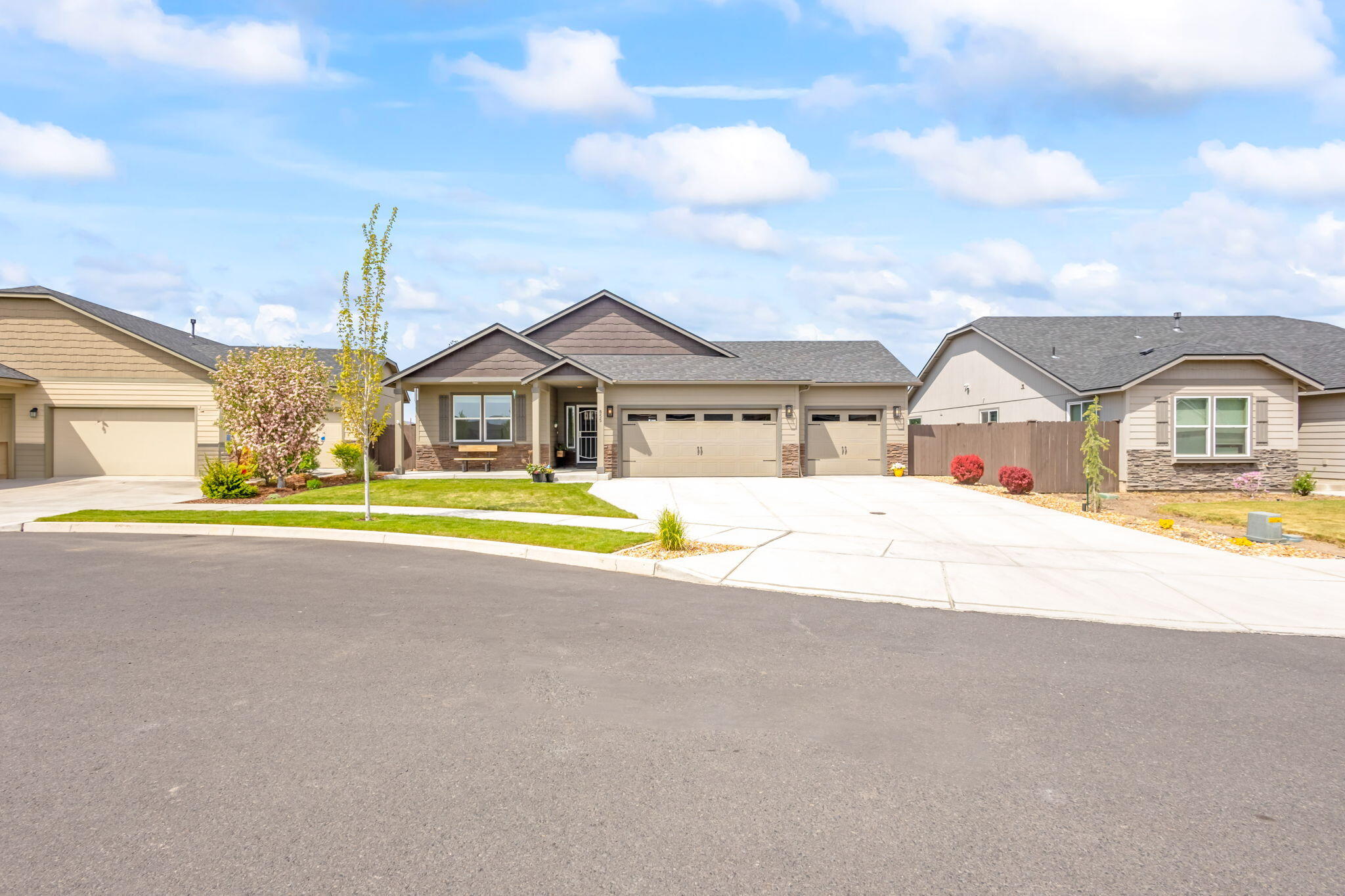 855 NW 26th Way