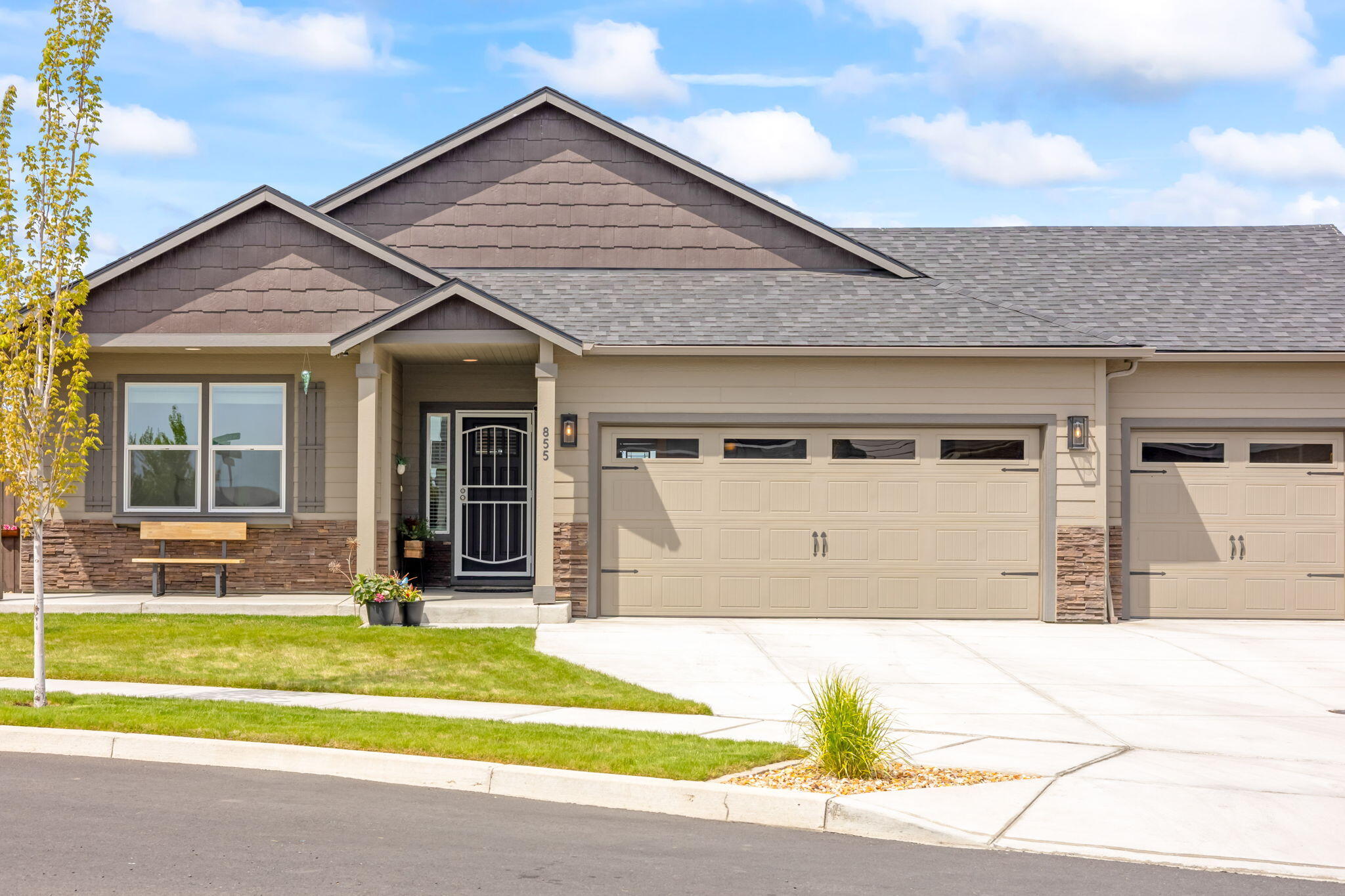 855 NW 26th Way
