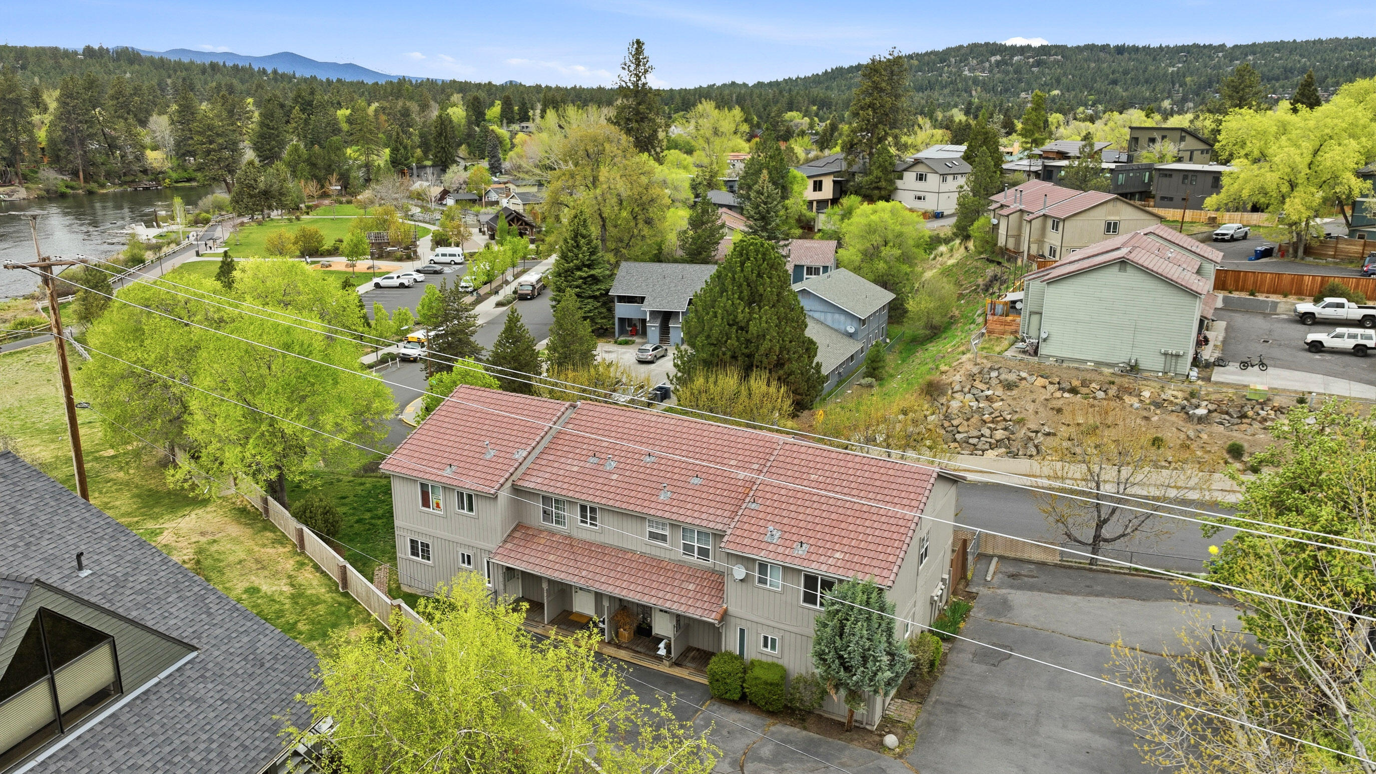 931 NW Carlon Avenue