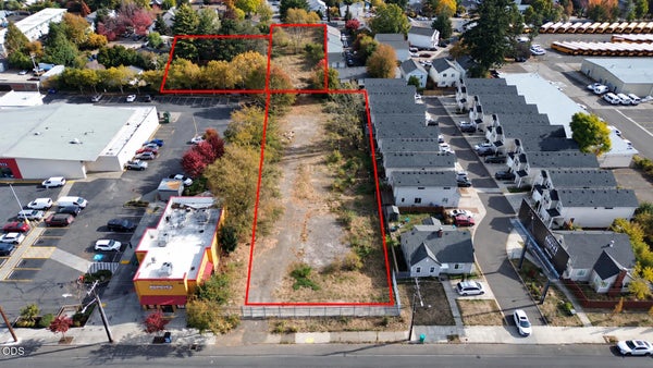 2706 SE 122ND AVE, PORTLAND, OR 97236 - Image 26c4c03bf9e63b4b9b56b10b9d9ff113/2053377824