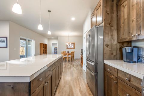 Tiny photo for 742 NE Union Loop, Prineville, OR 97754 (MLS # 220215281)