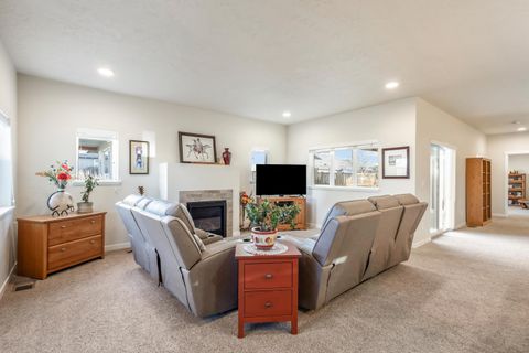 Tiny photo for 742 NE Union Loop, Prineville, OR 97754 (MLS # 220215281)
