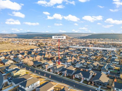Tiny photo for 742 NE Union Loop, Prineville, OR 97754 (MLS # 220215281)