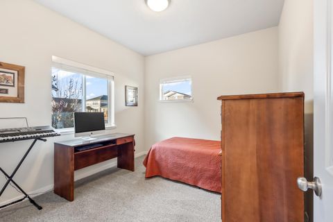 Tiny photo for 742 NE Union Loop, Prineville, OR 97754 (MLS # 220215281)