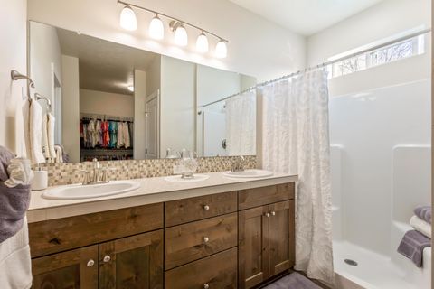 Tiny photo for 742 NE Union Loop, Prineville, OR 97754 (MLS # 220215281)