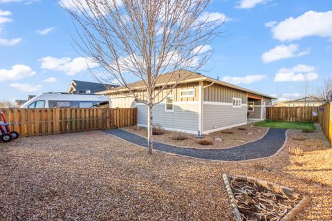 Tiny photo for 742 NE Union Loop, Prineville, OR 97754 (MLS # 220215281)