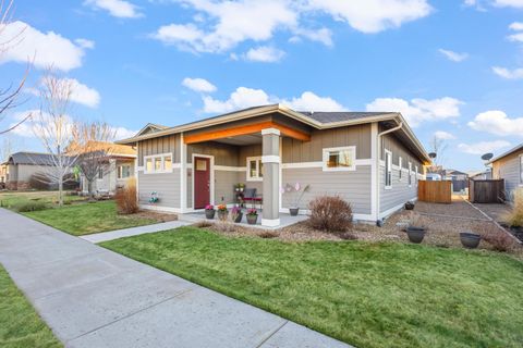 Tiny photo for 742 NE Union Loop, Prineville, OR 97754 (MLS # 220215281)