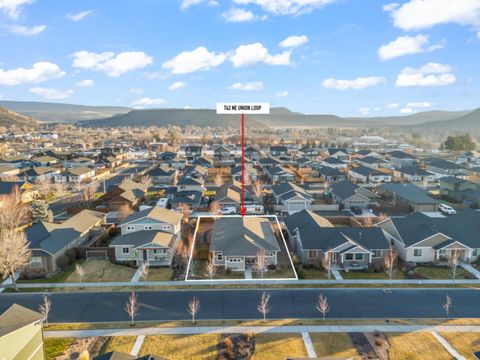Tiny photo for 742 NE Union Loop, Prineville, OR 97754 (MLS # 220215281)