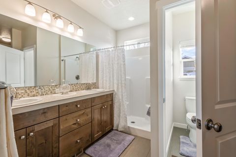 Tiny photo for 742 NE Union Loop, Prineville, OR 97754 (MLS # 220215281)