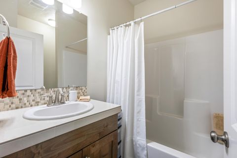 Tiny photo for 742 NE Union Loop, Prineville, OR 97754 (MLS # 220215281)