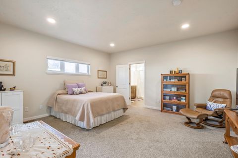 Tiny photo for 742 NE Union Loop, Prineville, OR 97754 (MLS # 220215281)