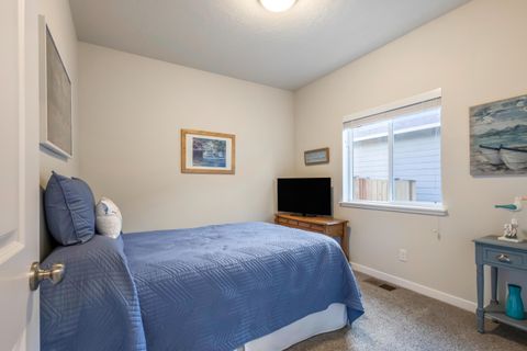 Tiny photo for 742 NE Union Loop, Prineville, OR 97754 (MLS # 220215281)