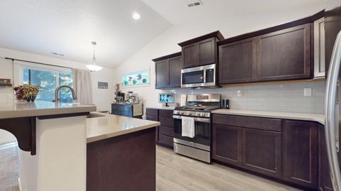 Tiny photo for 680 McKinney Ranch Road, Sisters, OR 97759 (MLS # 220219315)