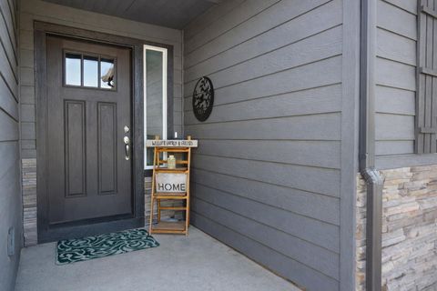 Tiny photo for 680 McKinney Ranch Road, Sisters, OR 97759 (MLS # 220219315)