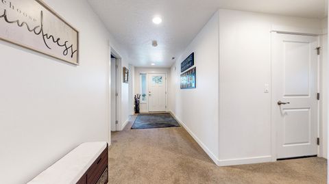 Tiny photo for 680 McKinney Ranch Road, Sisters, OR 97759 (MLS # 220219315)
