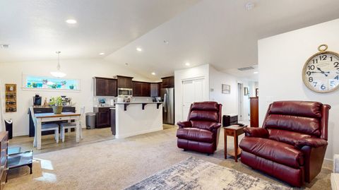 Tiny photo for 680 McKinney Ranch Road, Sisters, OR 97759 (MLS # 220219315)