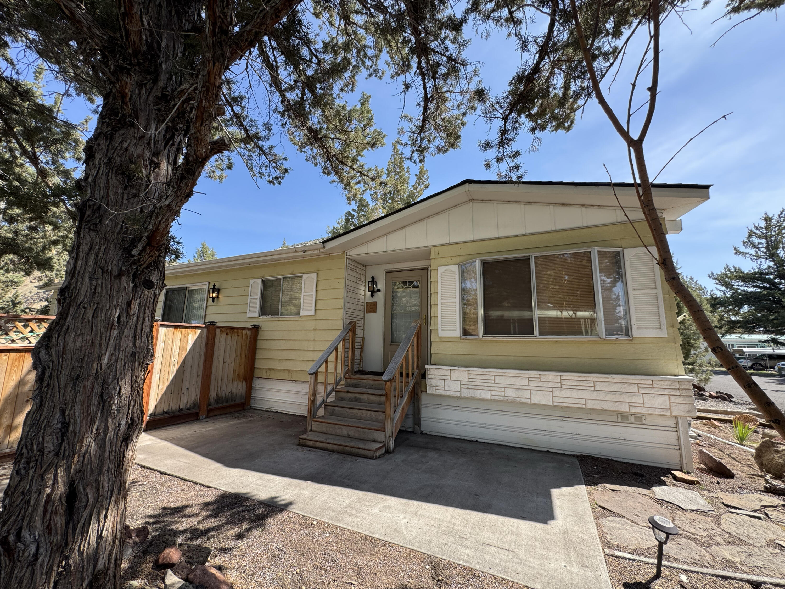 Smith Rock Mobile Pk - Residential