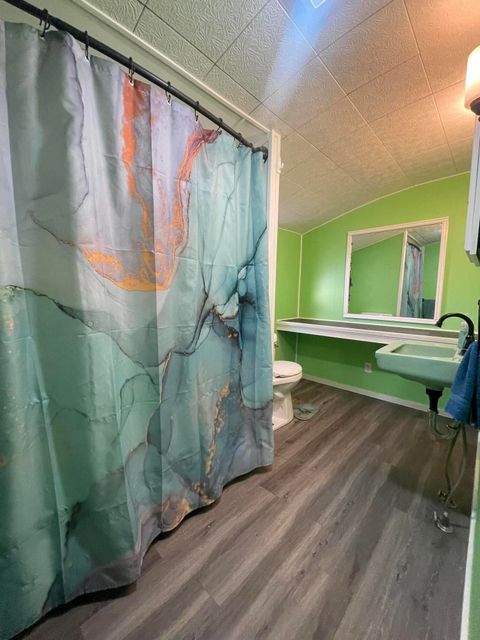 Tiny photo for 1512 Summers Lane, Klamath Falls, OR 97603 (MLS # 220212952)