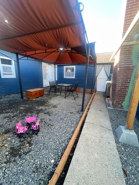 Tiny photo for 1512 Summers Lane, Klamath Falls, OR 97603 (MLS # 220212952)