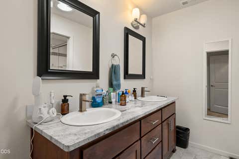 Tiny photo for 37 N Mountain Avenue, Ashland, OR 97520 (MLS # 220225105)