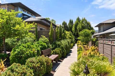 Tiny photo for 37 N Mountain Avenue, Ashland, OR 97520 (MLS # 220225105)