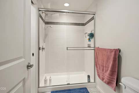 Tiny photo for 37 N Mountain Avenue, Ashland, OR 97520 (MLS # 220225105)