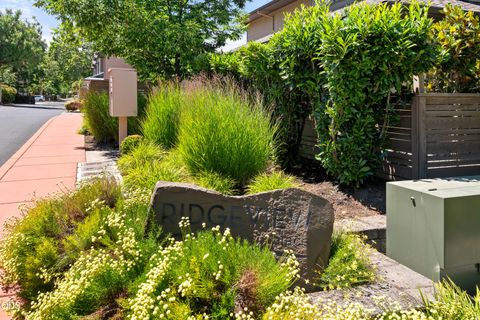 Tiny photo for 37 N Mountain Avenue, Ashland, OR 97520 (MLS # 220225105)