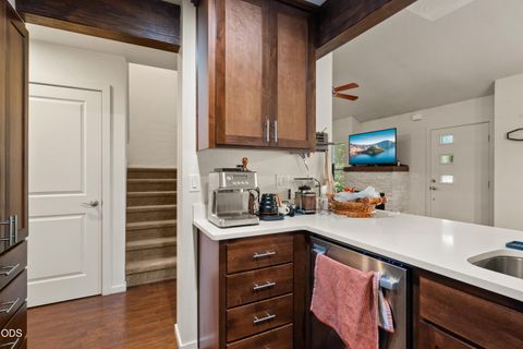 Tiny photo for 37 N Mountain Avenue, Ashland, OR 97520 (MLS # 220225105)
