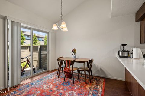 Tiny photo for 37 N Mountain Avenue, Ashland, OR 97520 (MLS # 220225105)