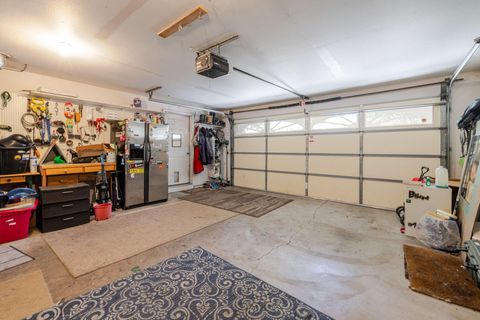 Tiny photo for 20570 Whitehaven Lane, Bend, OR 97702 (MLS # 220221157)