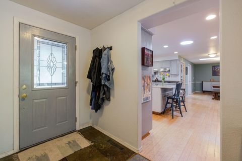 Tiny photo for 20570 Whitehaven Lane, Bend, OR 97702 (MLS # 220221157)