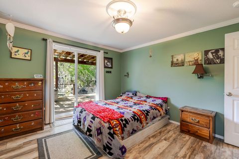 Tiny photo for 20570 Whitehaven Lane, Bend, OR 97702 (MLS # 220221157)