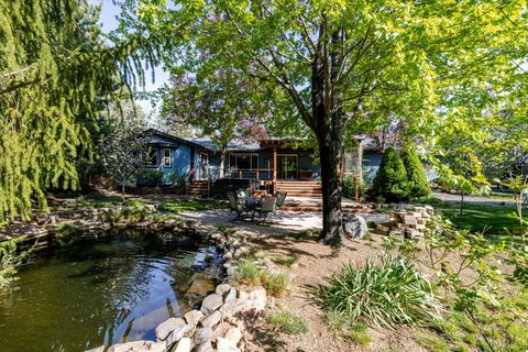Photo of 20570 Whitehaven Lane, Bend, OR 97702 (MLS # 220221157)