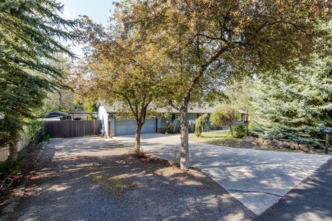 Tiny photo for 20570 Whitehaven Lane, Bend, OR 97702 (MLS # 220221157)