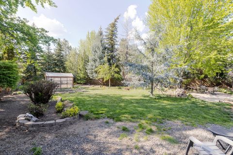 Tiny photo for 20570 Whitehaven Lane, Bend, OR 97702 (MLS # 220221157)
