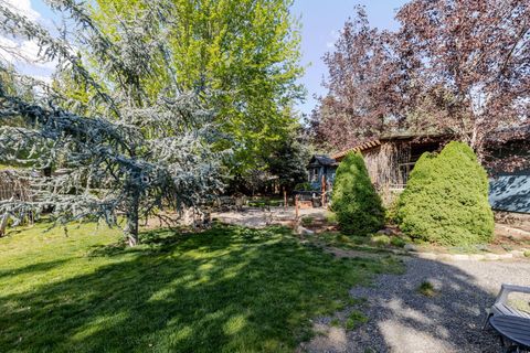 Tiny photo for 20570 Whitehaven Lane, Bend, OR 97702 (MLS # 220221157)